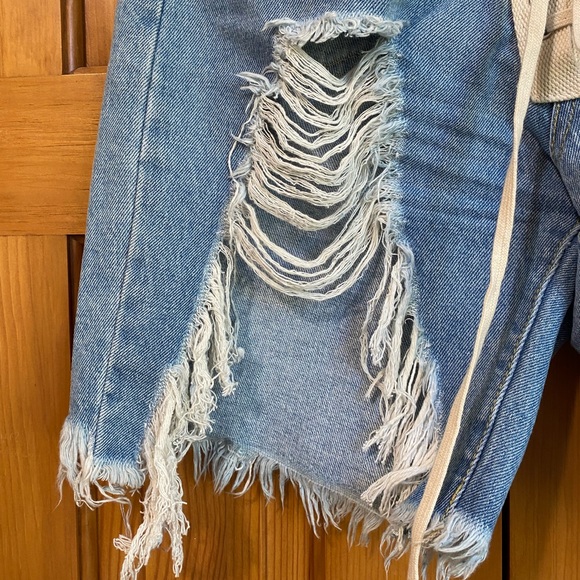 High Waist Lace Up Distressed Jean Shorts - Picture 4 of 7
